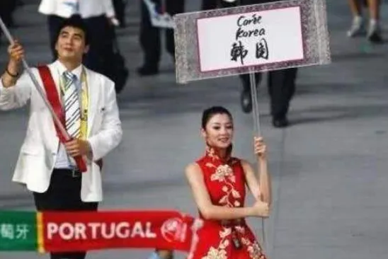 王牌@《王牌》的费费只是王牌女郎吗？得知她的第二身份：厉害了我的姐！