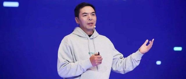 阿里巴巴|张小龙：微信产品总监曾鸣评价微信的成功'这TM是个奇迹'