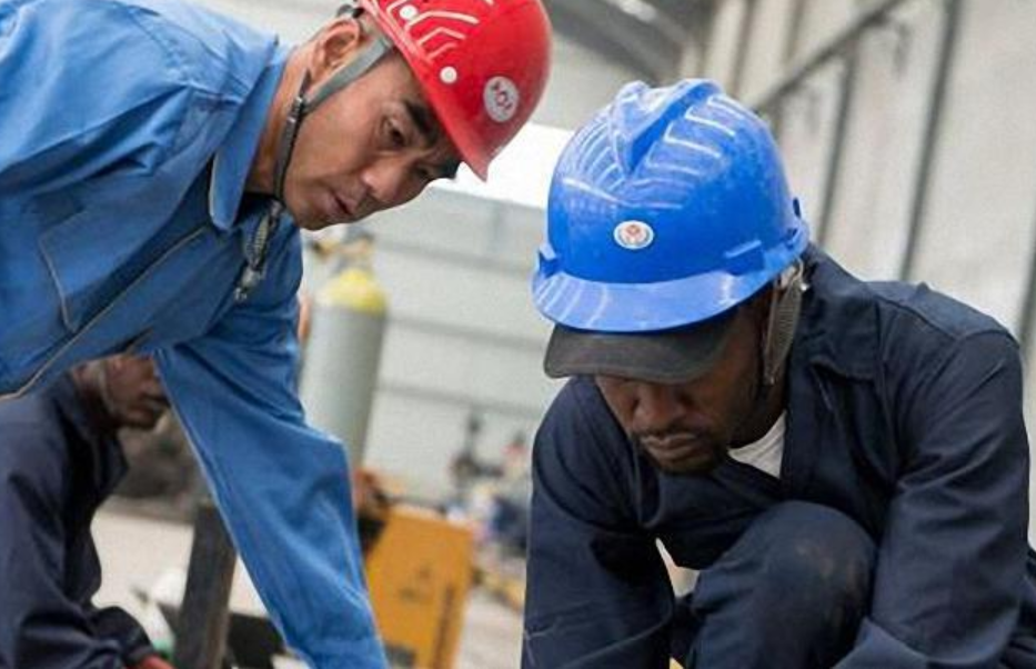 「肯尼亚」翻脸不认人？肯尼亚无故殴打中国援建工人，中方：撤回援建