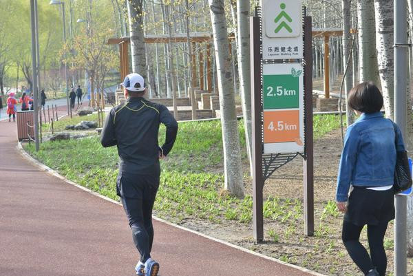 血糖|睡觉时，身体出现4种症状，或在警告你：血糖早已超过“安全线”