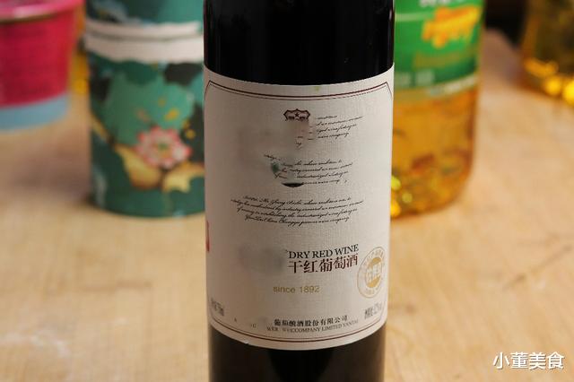 ##买红酒时,不管什么牌子,如果瓶子上有这4个字母,八成是假红酒