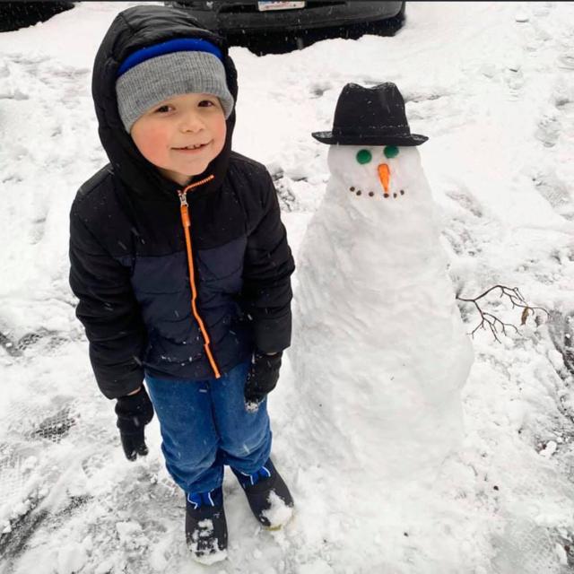 睹图|男子下班回家发现妻子和小儿子的尸体，紧接着他也中枪倒地