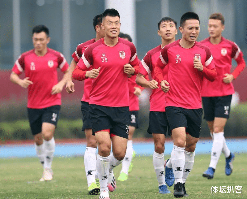 中甲|2-1！昔日中超冠军斩获开门红，迈出冲超第一步，中甲唯一国脚破门