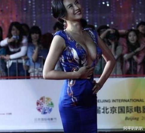 莫小棋|莫小棋到底有多浪？看完这组照片后，网友：除了她没人敢这么穿！