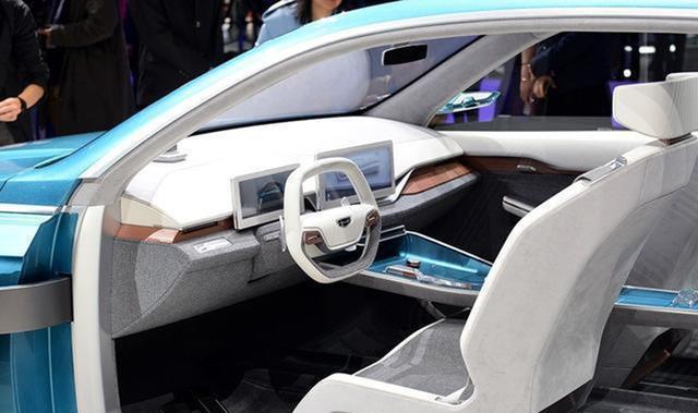 「买车」吉利成功了！买不起奥迪A7选它，配无框门不足16万，不屑宝马5系