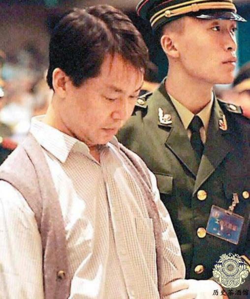 张子强■“世纪贼王”张子强老照片：出狱后很嚣张，图2是与其老婆的合影