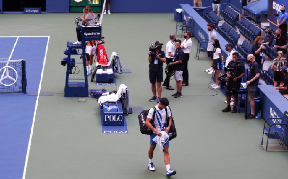 德约科维奇|重磅！德约科维奇被取消美网比赛资格 他的2020太魔幻了