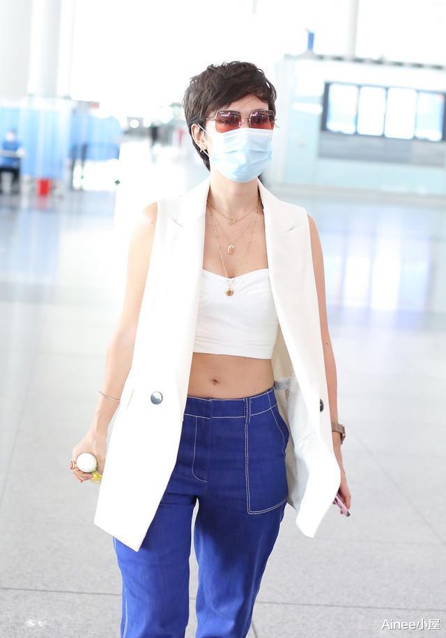 马甲|卢靖姗太适合短发了,背心配马甲牛仔裤,女强人气场却掩盖不住