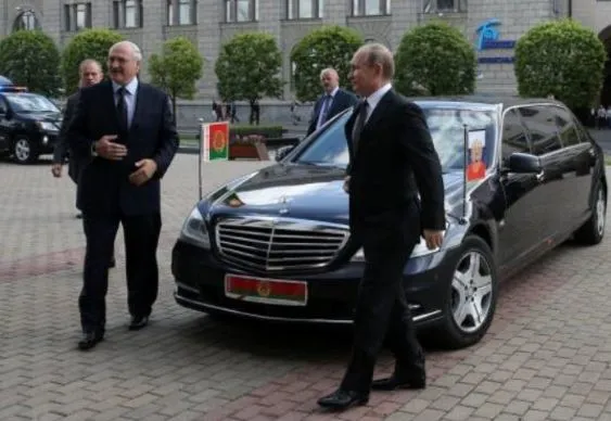 红旗L5▲为什么普京来中国非要坐奔驰，而不乘坐红旗L5？答案揭晓了