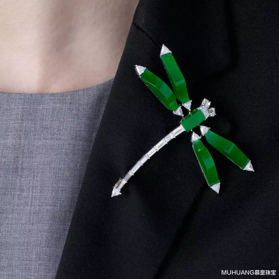 翡翠|2020年四大春拍落槌，翡翠类最高成交高达8070万港元！