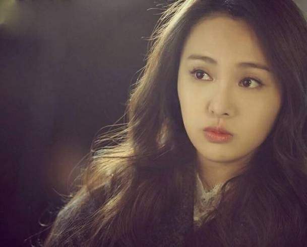 「赵丽颖」亚洲最漂亮的7位女星，赵丽颖第, 2, 第一名是她