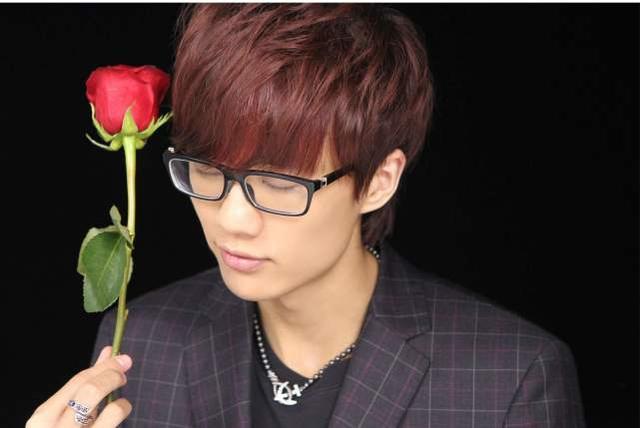 『演唱会』国内唯一不混娱乐圈的男歌手,从没宣传演唱会,却每场都一抢而空