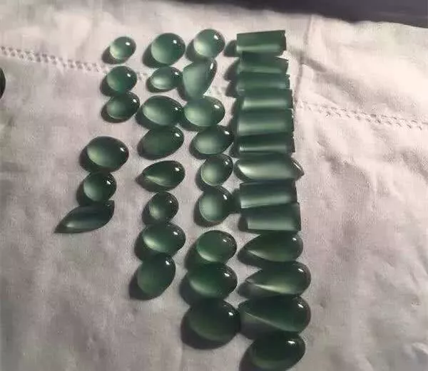 翡翠|生来怪异的翡翠“3生子”原石,注定不凡,取出一堆玻璃种蛋面!