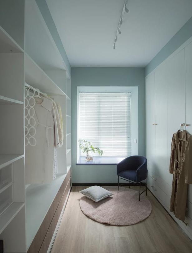 衣帽间|她家130㎡效果和豪华不沾边，却一进门就把人迷住，全屋干净整洁！
