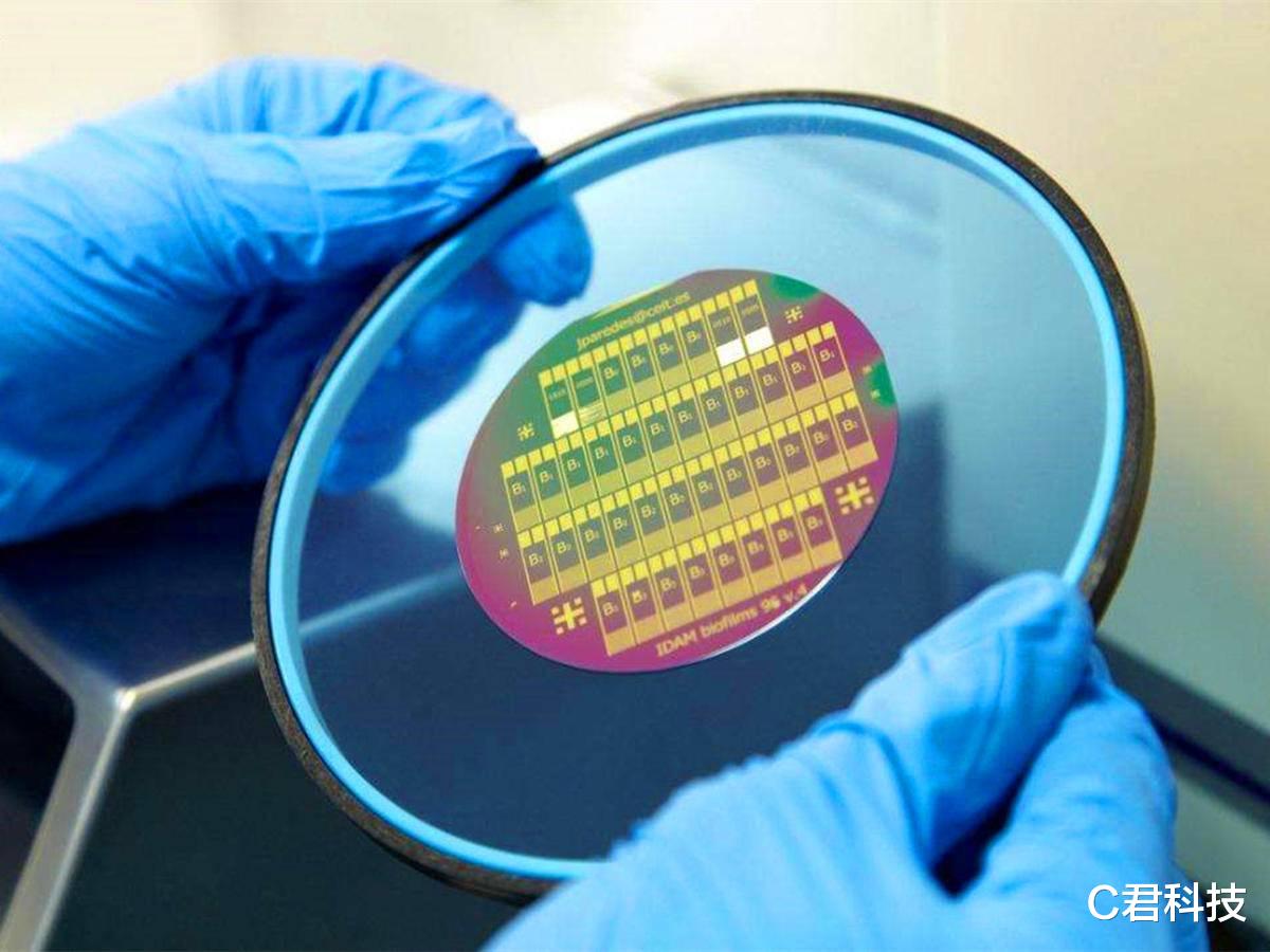 华为|终于来了！华为强势出手，美国计划失败，以后不用靠台积电了？