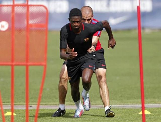 巴塞罗那|4: 0却让梅西心碎？巴萨核心换人，科曼太狠了