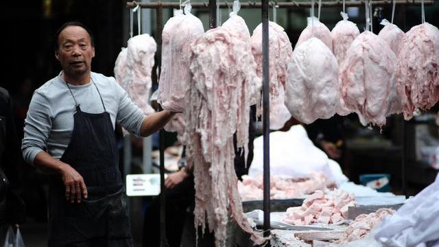 猪肉|7月22日，猪价9连跌绿，猪肉能跌到10块钱吗？屠夫说出了实话