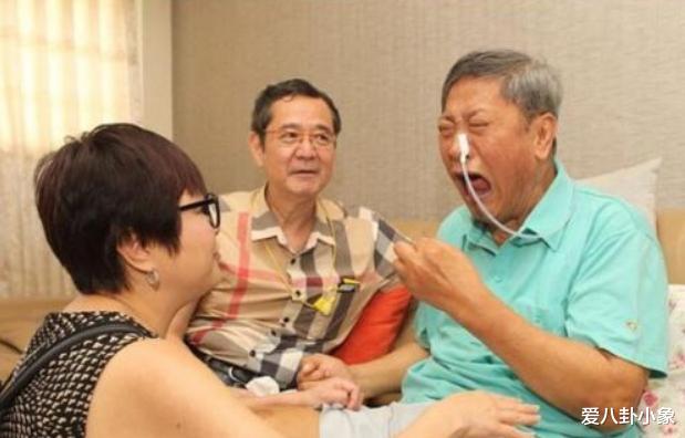 春晚|他因春晚走红，不慎摔伤成智残，被原配妻子抛弃，今靠情人养活！