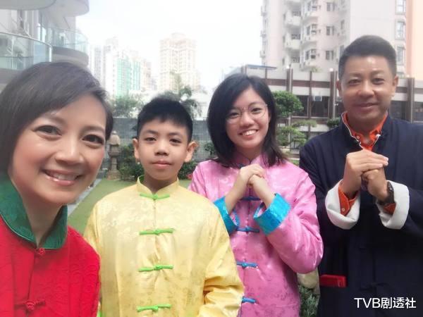 杨婉仪|好老婆！50岁前港姐冠军与丈夫同甘共苦做平民，网上教英语养家
