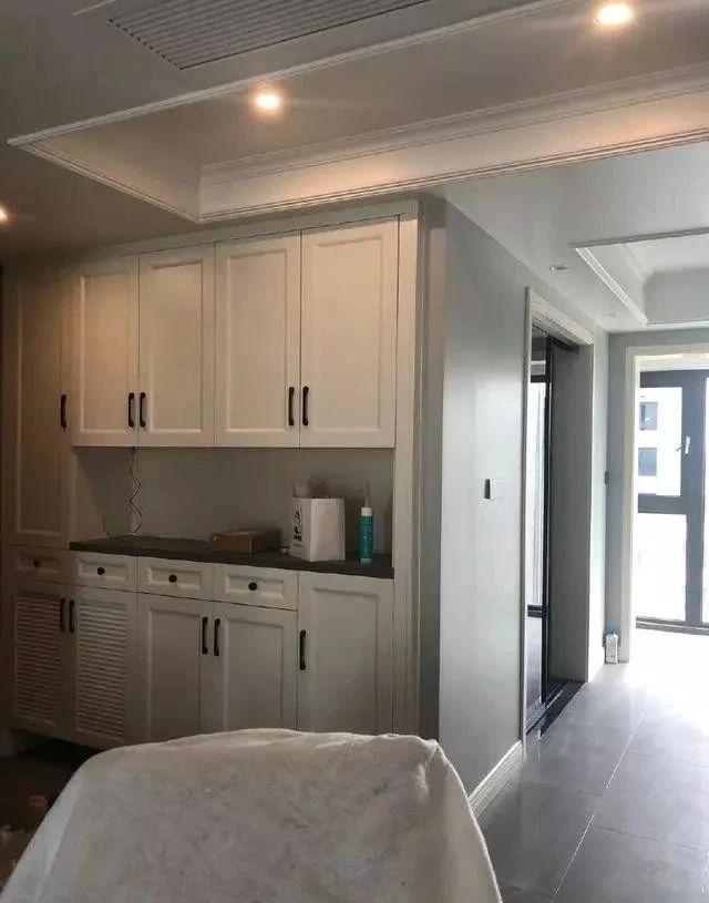 |三个月硬装完工，光装修就花了15万，邻居都夸电视墙好看！