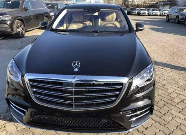 「长安汽车」为何开上奔驰还被人瞧不起？内行人：大标跟立标不是一个档次好吗