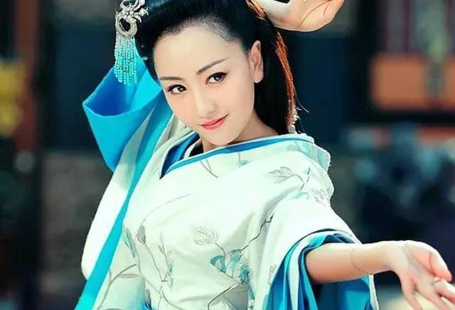 鹿晗|张艺谋等她四个小时， 她才是原定“魏璎珞”却拒演， 不愧万年女二