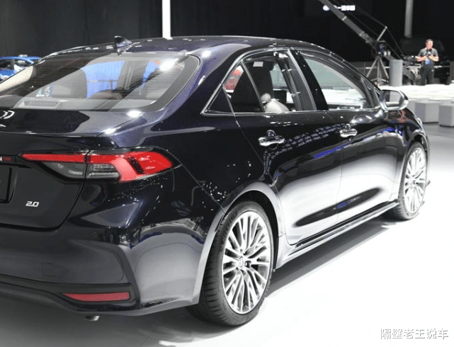 丰田卡罗拉|“小亚洲龙”终于亮相，比卡罗拉更大气，换装2.0L，但是车名备受吐槽！