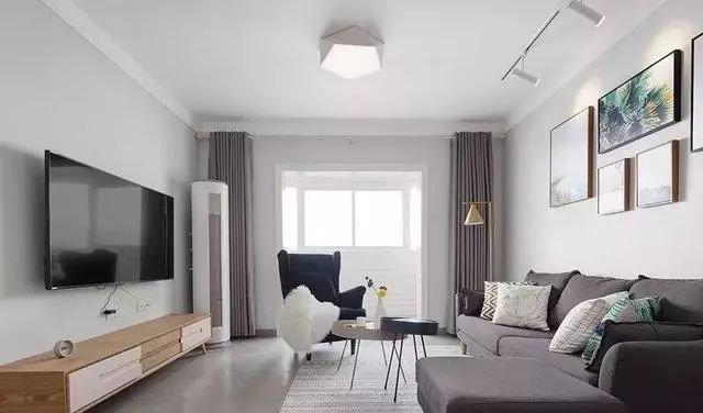 |男主人非要一进门做半截墙，装修完工才知道，一物三用太机智了！