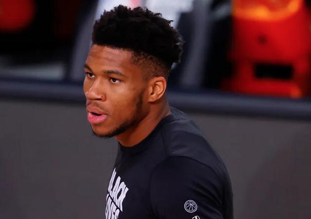 字母哥|字母哥31+17+7仍无缘今日最佳！对不起，你碰到历史第一人了！