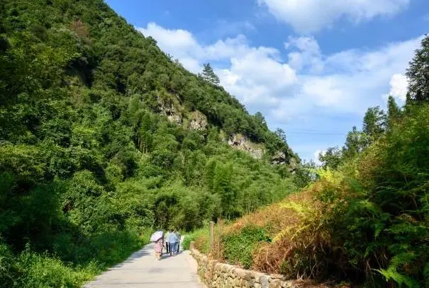 「安徽」华东大裂谷,安徽宁国最著名的旅游景点,通体封闭如世外桃源