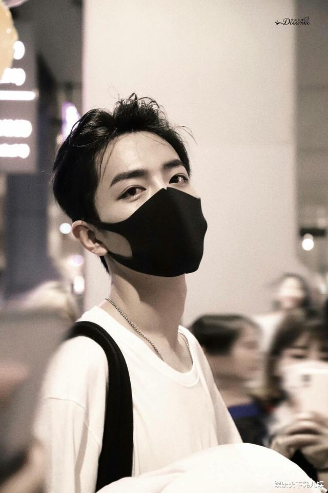 肖战：肖战代言新视频曝光，被围裙圈粉，观看太多引系统崩了？莫名感觉卑微