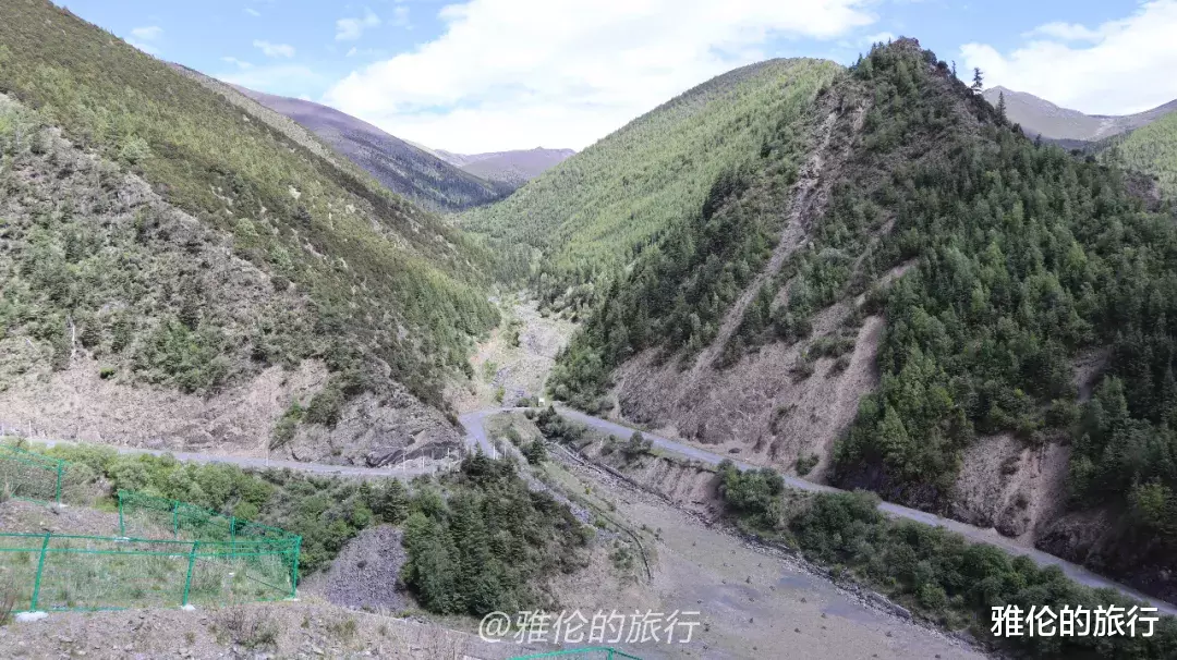 #川藏线#川藏线上这座县城，最高点海拔5252米，房屋建在险崖峭壁上难停车