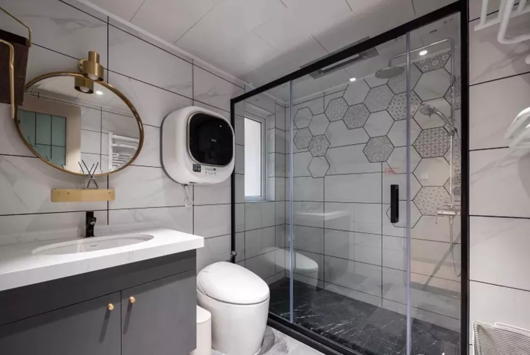 @卫生间如何布局？以实用为主就好，都去学学邻居家的设计吧