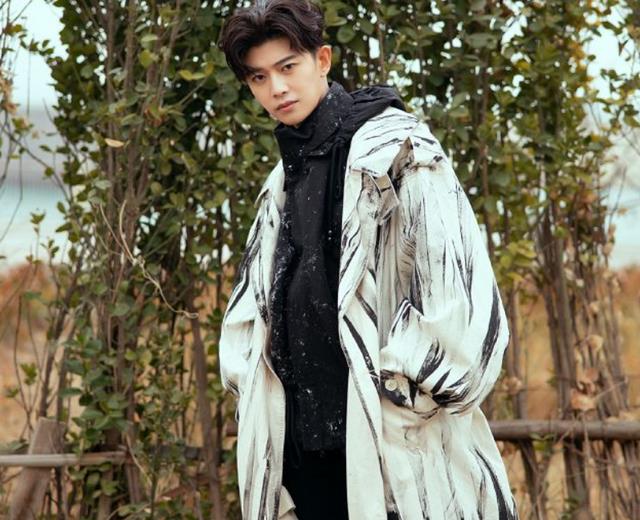 黄景瑜|当187黄景瑜撞上178任嘉伦，身高差才是重点，谁在说谎一目了然