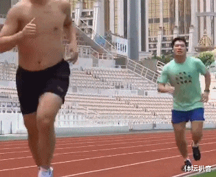 彭昱畅：国乒劳动节狂练体能，刘国梁严肃训话，世界冠军长跑直接累趴！