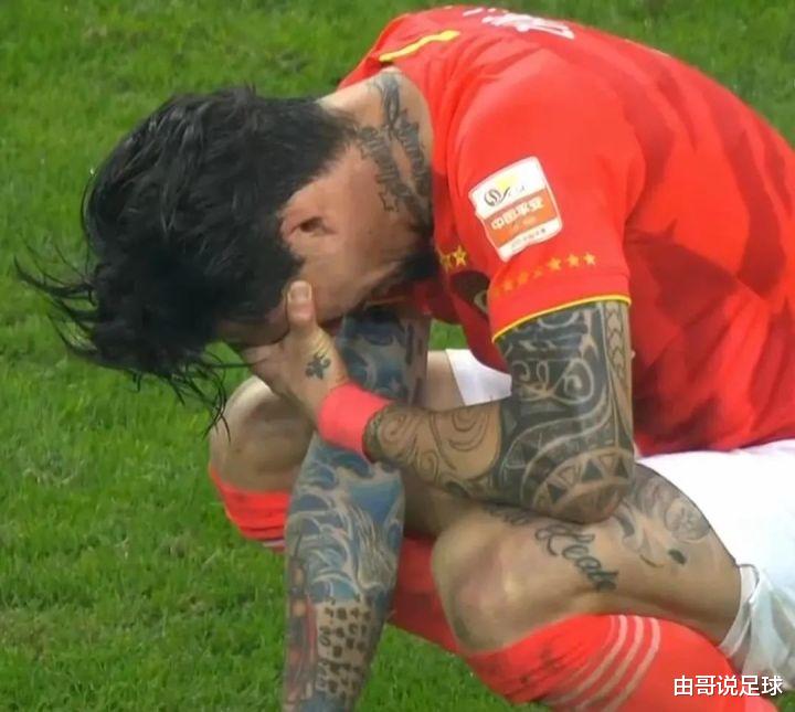 江苏苏宁|苏宁2-1战胜八冠王恒大，首次登顶中超，凭的是什么？