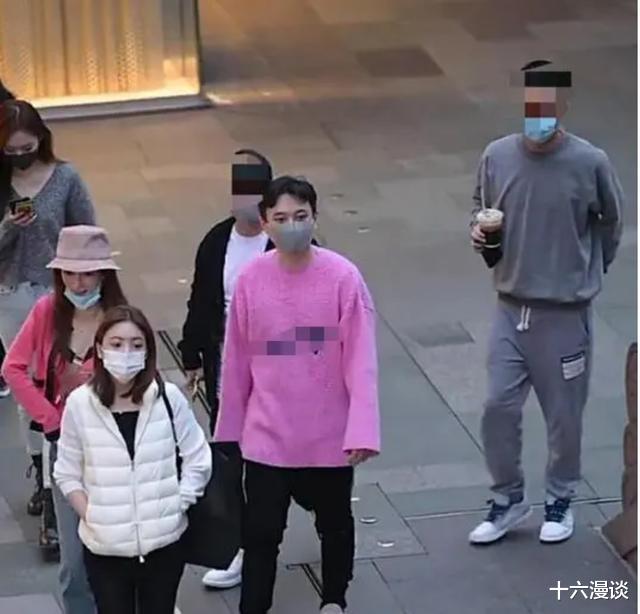 王思聪|王思聪和马伯骞,一个美女环绕豪车不断,一个手机屏幕碎了都不换