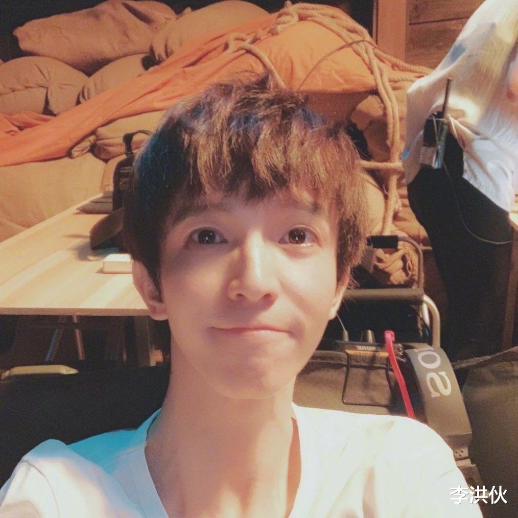 【】郭敬明有多壕？一个吊灯45万书桌地毯100万，何炅和郑爽都听傻了