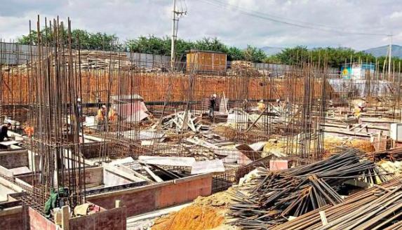 为什么混凝土都那么坚固，还需要在里面加钢筋呢？有啥用呢？