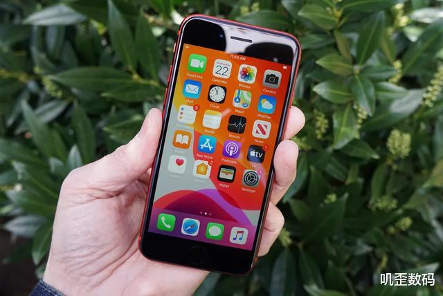 [iPhone SE]三千块买新iPhone SE还是国产手机？一篇文章让你看明白！