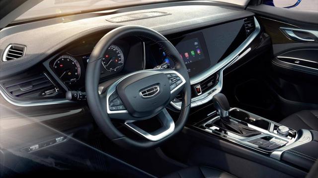 吉利博瑞@吉利博瑞最憋屈的B级车,车长近5米,1.5T+48V轻混,三缸机卖不动