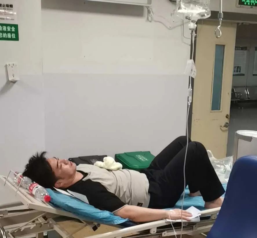 民警▲杭州一民警警容不整照片被曝光！真相是…