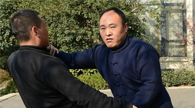 马云|马云卸任后，他的贴身保镖李天金，失去百万年薪后，现状如何？