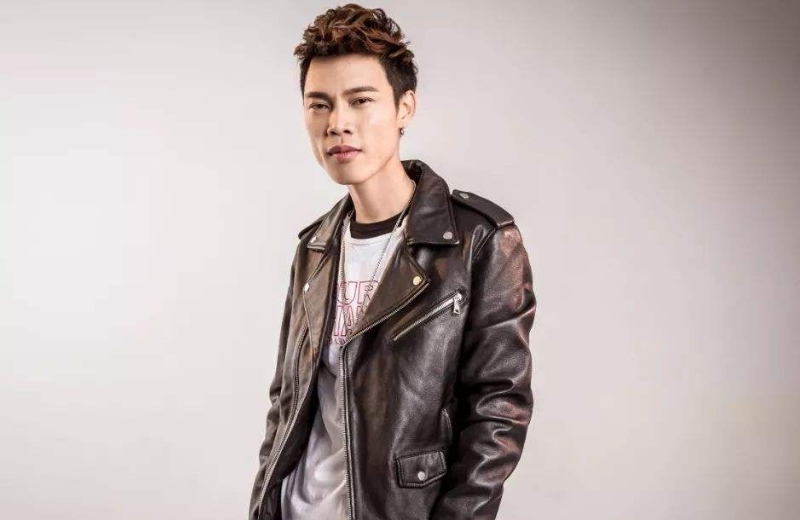 周深▲制作成本八十元,新歌发行后一首歌赚一个亿!今逆袭成为人生赢家