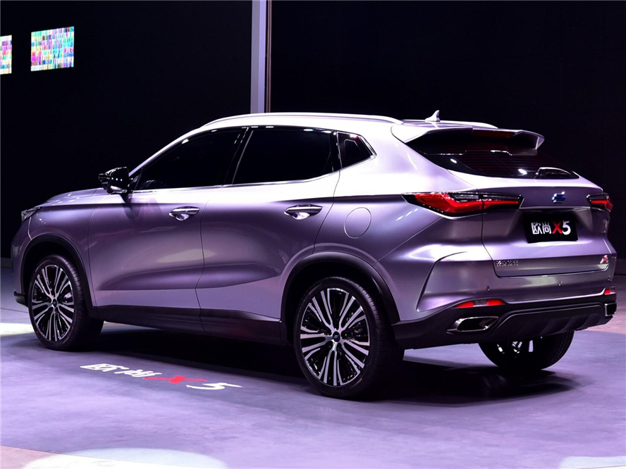 【轿跑】轿跑SUV又迎“悍将”！长安新车比卡宴还美，配蓝鲸1.5T，或8万内