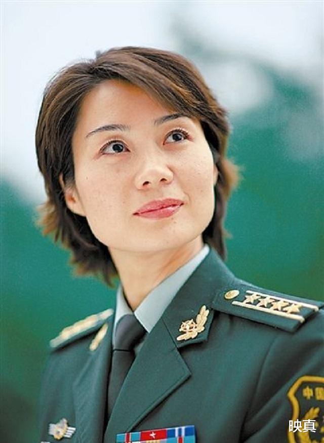 映真|中国女特警雷敏，57秒徒手攀爬5层楼，大校军衔却嫁给普通保安