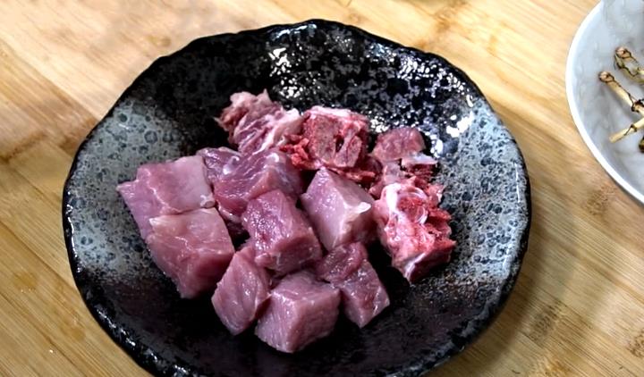 食材|入秋后，遇到此汤要多喝，做法简单，清热化痰，比牛羊汤好喝