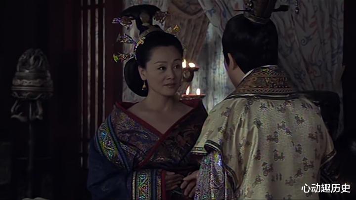 |韩信被诱杀时,他的家臣、亲兵为什么不救他呢?