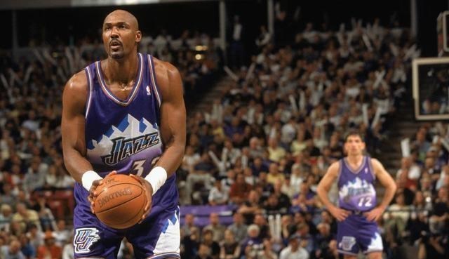 卡尔·马龙:马龙的7个子女具是人高马大,大女儿是WNBA探花,二儿子也很有出息