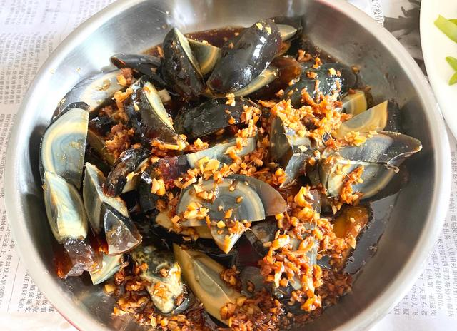 火锅|儿女周末回家，这一大桌子饭菜堪比年夜饭，你家有没有同款老爸？